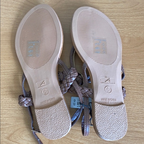 T-Strap Sandals - Picture 2 of 4